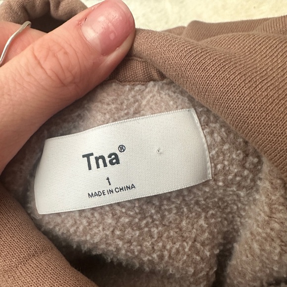 TNA aritzia unity cozy AF fleece boyfriend hoodie - Picture 3 of 6